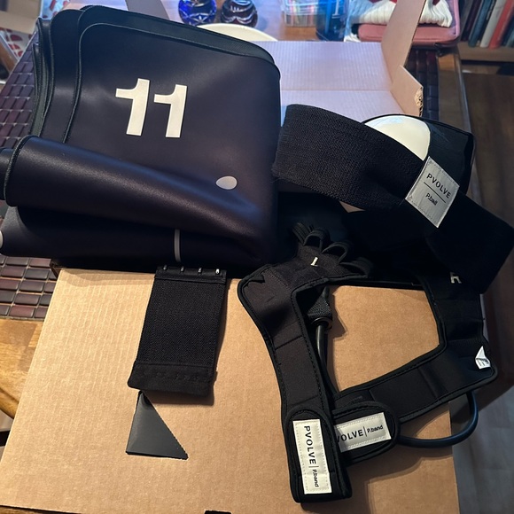 PVOLVE Signature Bundle- EUC - Picture 2 of 7